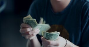 Money-Saving Travel Tips Money-Saving Travel Tips