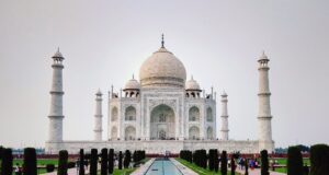 12 Most Dangerous Places in the World taj mahal